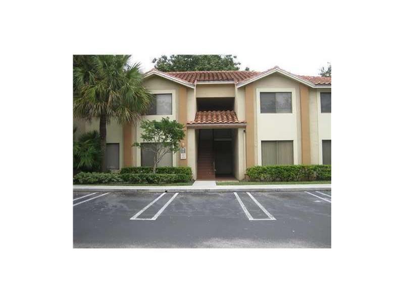 3277 Coral Lake Dr in Coral Springs, FL - Building Photo