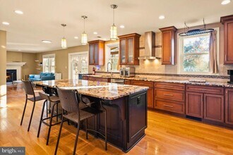 15242 Sovereign Pl in Chantilly, VA - Building Photo - Building Photo