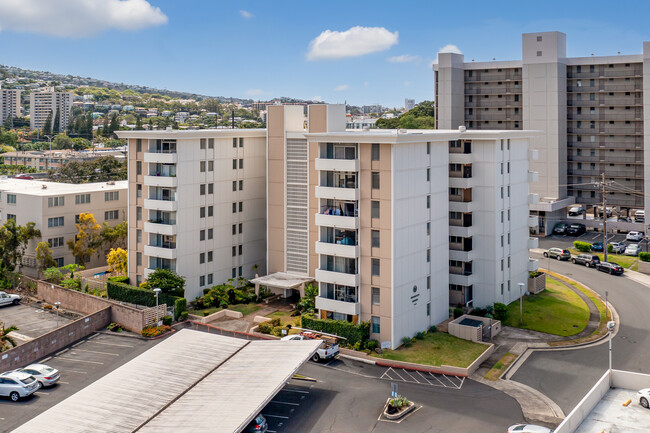 University Towers in Honolulu, HI - Foto de edificio - Building Photo