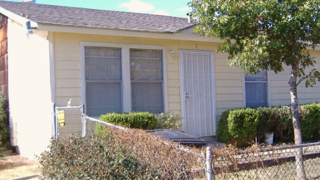 631 J St in San Antonio, TX - Building Photo - Building Photo