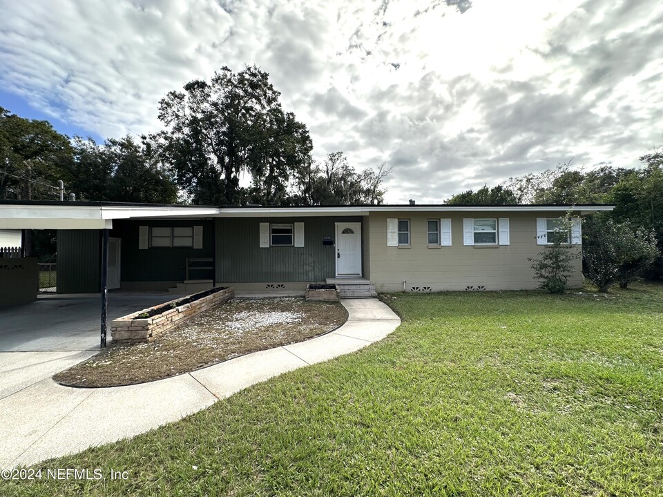 5550 Darlow Ave in Jacksonville, FL - Building Photo