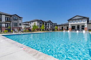 Evolve Huntersville in Huntersville, NC - Building Photo