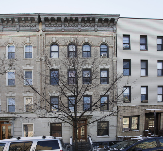 176 Kent St in Brooklyn, NY - Foto de edificio - Building Photo