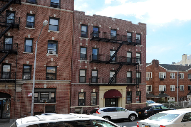 30-17 34th St in Long Island City, NY - Building Photo - Building Photo