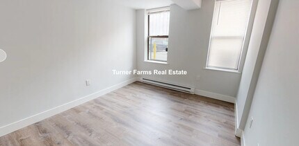 61 Park Dr, Unit c in Boston, MA - Foto de edificio - Building Photo