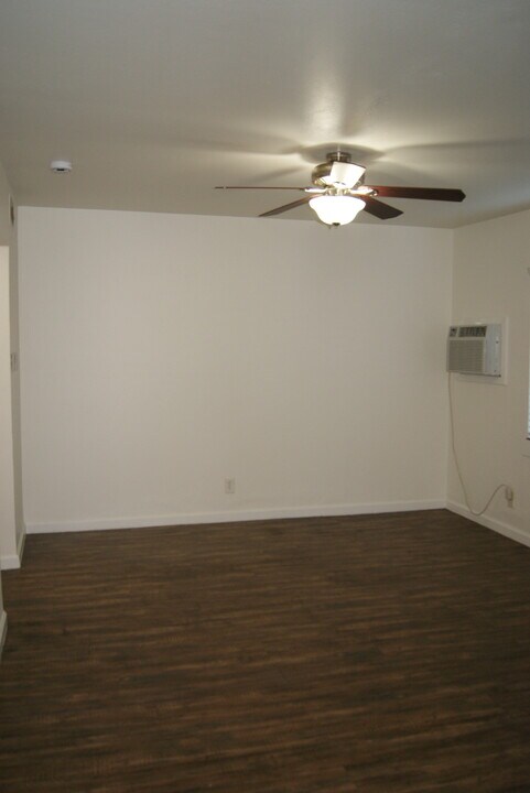 820 E Alhambra Ave in Fresno, CA - Building Photo