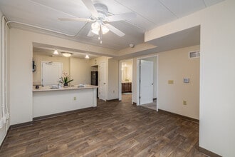 Longwood Garden Apartments in Rockford, IL - Building Photo - Interior Photo