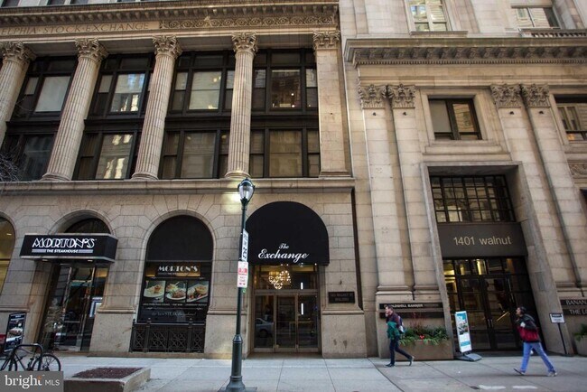 1411 Walnut St in Philadelphia, PA - Building Photo - Building Photo