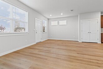 7116 Silver Star Ln in Austin, TX - Building Photo - Building Photo