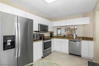 7754 Emerald Cir in Naples, FL - Building Photo - Building Photo