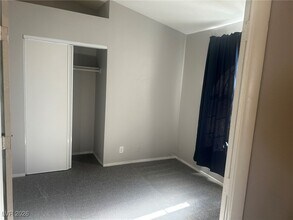 948 Chaps Cir in Henderson, NV - Building Photo - Building Photo