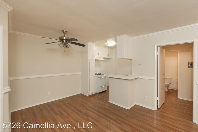 5726 Camellia Ave in Los Angeles, CA - Building Photo - Building Photo