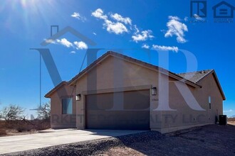 37611 W Rovey Ave in Tonopah, AZ - Building Photo - Building Photo