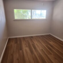 1414 W 94th Pl, Unit half in Los Angeles, CA - Building Photo - Building Photo