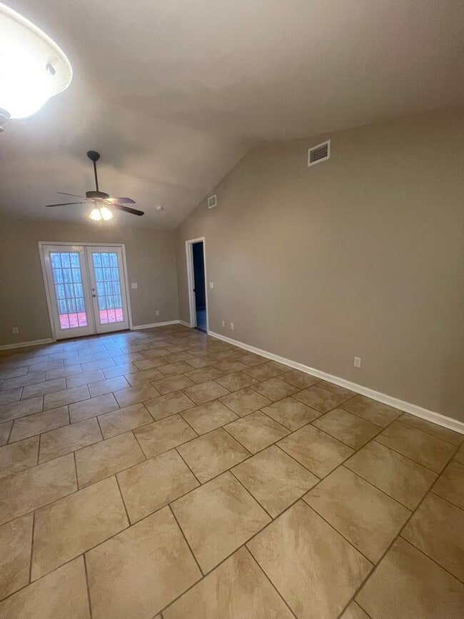 108 Leeswood Cir in Brunswick, GA - Foto de edificio - Building Photo