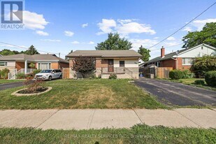 368 Upper Kenilworth Ave in Hamilton, ON - Building Photo