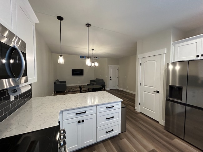 2054 N 4040 W-Unit -Townhouse in Saratoga Springs, UT - Building Photo - Building Photo