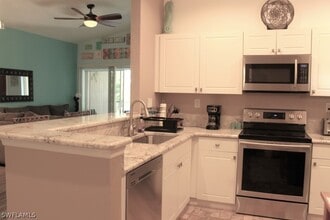 15430 Bellamar Cir in Ft. Myers, FL - Building Photo - Building Photo