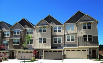 The Lakes Townhomes in Vancouver, WA - Building Photo