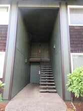 1559 Commercial St SE in Salem, OR - Building Photo - Building Photo