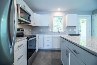 3 Heritage Ln in Kennebunk, ME - Building Photo - Building Photo