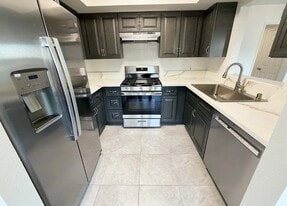 3119 Foothill Blvd, Unit 4 in La Crescenta, CA - Building Photo