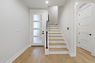5109 Stone Gate Dr in Austin, TX - Building Photo - Building Photo
