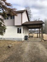 5202 43rd St NE in Chetwynd, BC - Building Photo