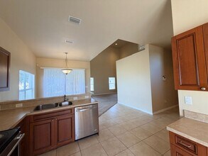 360 SW 24th Pl in Cape Coral, FL - Building Photo - Building Photo