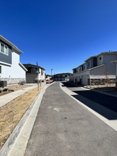 16355 Askins Lp in Parker, CO - Foto de edificio - Building Photo