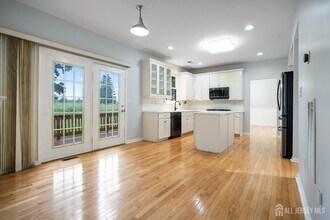 5 Narrows Way in Monroe Township, NJ - Building Photo - Building Photo