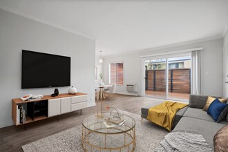 10203 Tabor St in Los Angeles, CA - Building Photo - Building Photo