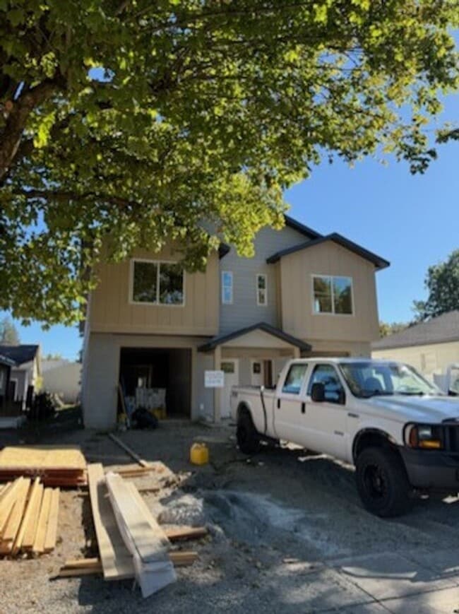 property at 1406 N 5th St