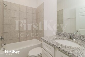 596 Crown Rose Dr in Eagle Lake, FL - Building Photo - Building Photo