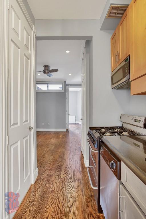 343 E 5th St in New York, NY - Building Photo - Building Photo