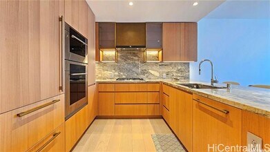 1100 Ala Moana Blvd in Honolulu, HI - Building Photo - Building Photo