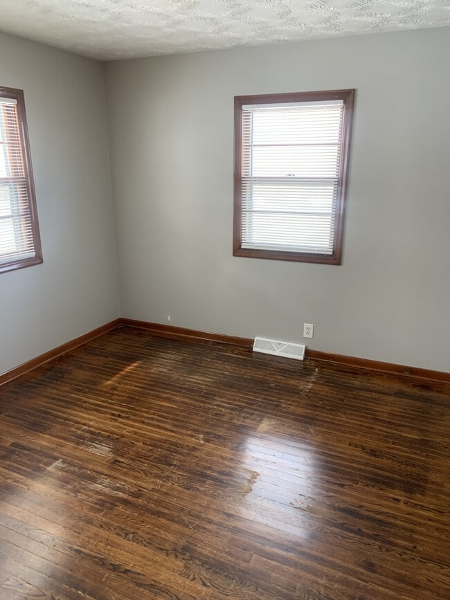 6328 N 36th Ave in Omaha, NE - Building Photo - Building Photo