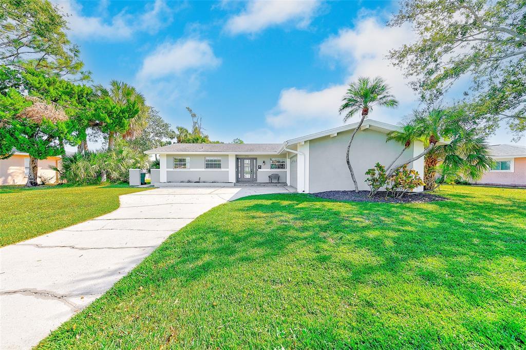 7195 Augusta Blvd in Seminole, FL - Building Photo