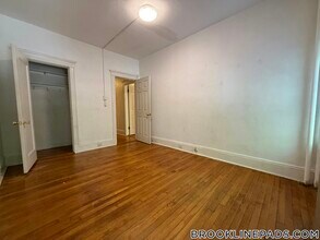 37 Dwight St in Brookline, MA - Building Photo - Building Photo