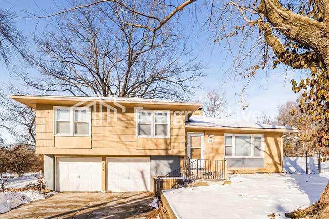 property at 6212 E 95th Terrace