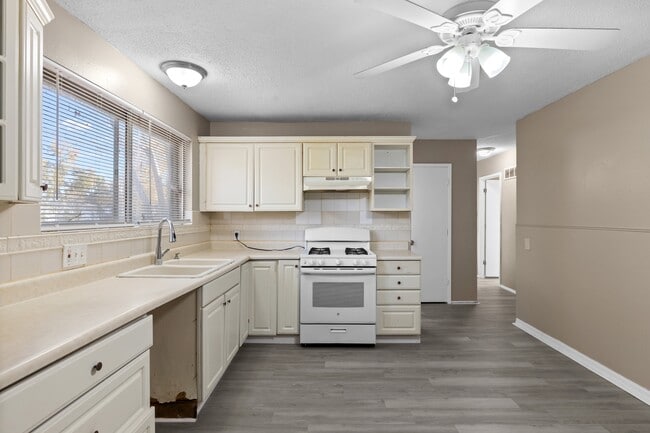 property at 695 Charvel Dr