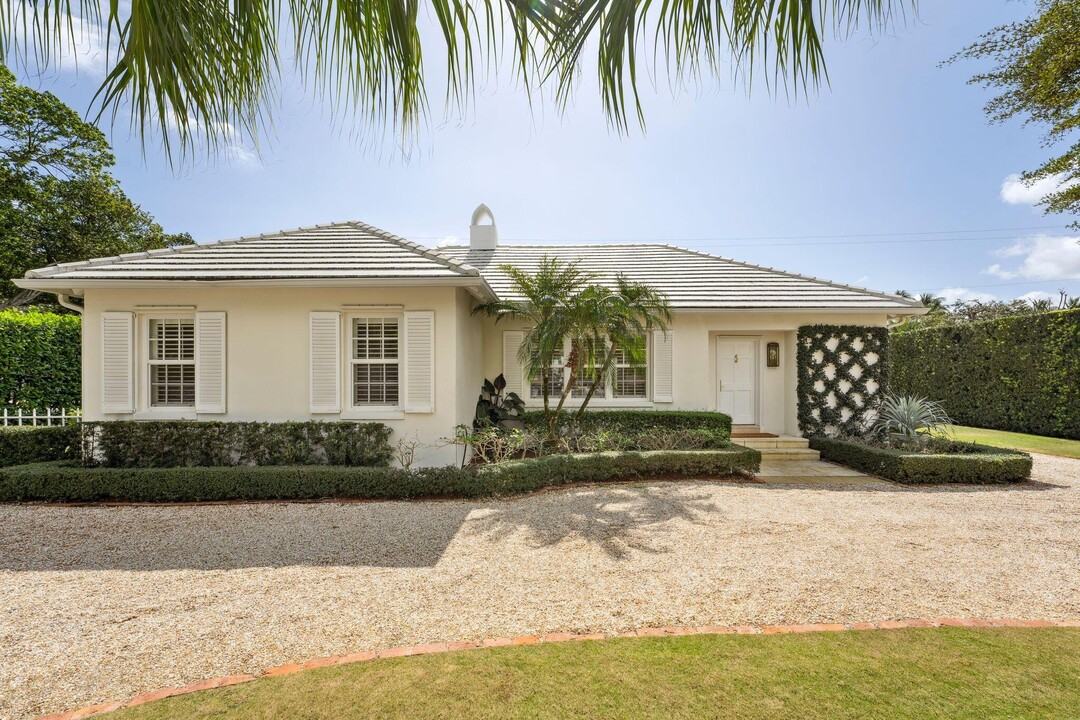 202 Sanford Ave in Palm Beach, FL - Building Photo