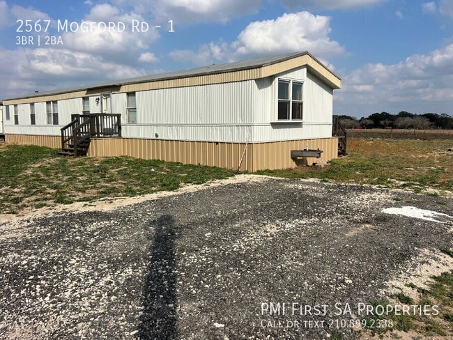 2567 Mogford Rd in San Antonio, TX - Building Photo - Building Photo