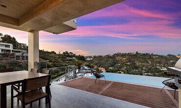 1018 Stradella Rd in Los Angeles, CA - Building Photo - Building Photo