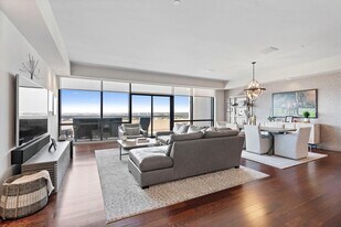 3111 Welborn St, Unit 1405 in Dallas, TX - Building Photo