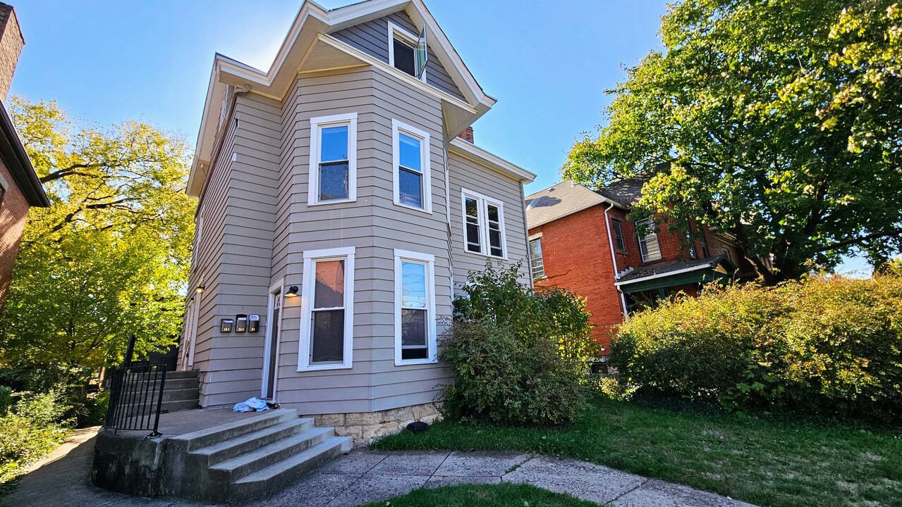 201-205 W 1st Ave in Columbus, OH - Building Photo