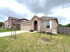 6905 Nutria Run in Austin, TX - Building Photo - Building Photo