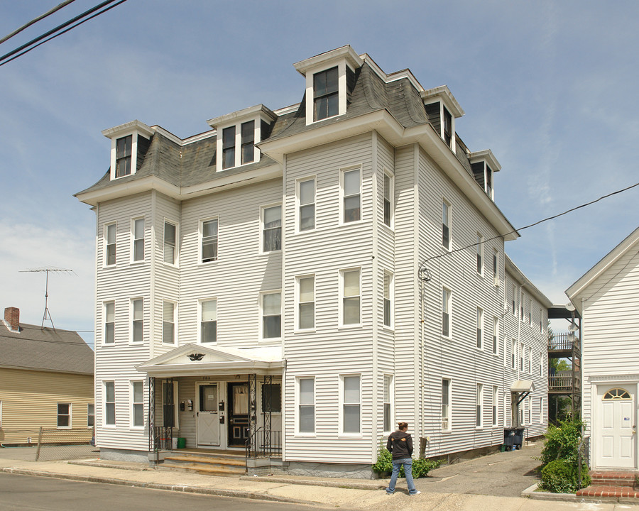 70 Chestnut St in Nashua, NH - Building Photo