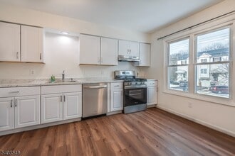 50 W Railroad Ave in Netcong, NJ - Building Photo - Building Photo