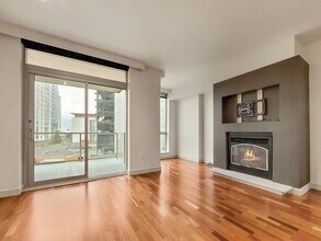 10610 NE 9th Pl in Bellevue, WA - Foto de edificio - Building Photo